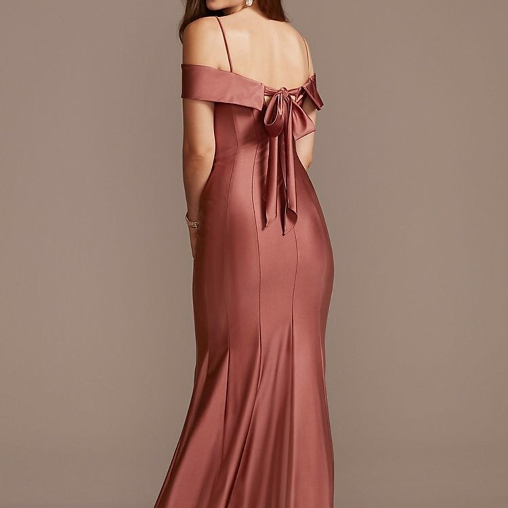 Formal dress - Picture 2 of 7